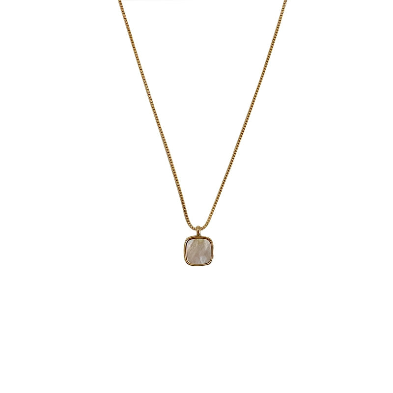 Niche Style Golden Women's Best Selling Accessible Luxury Clavicle Chain Shell