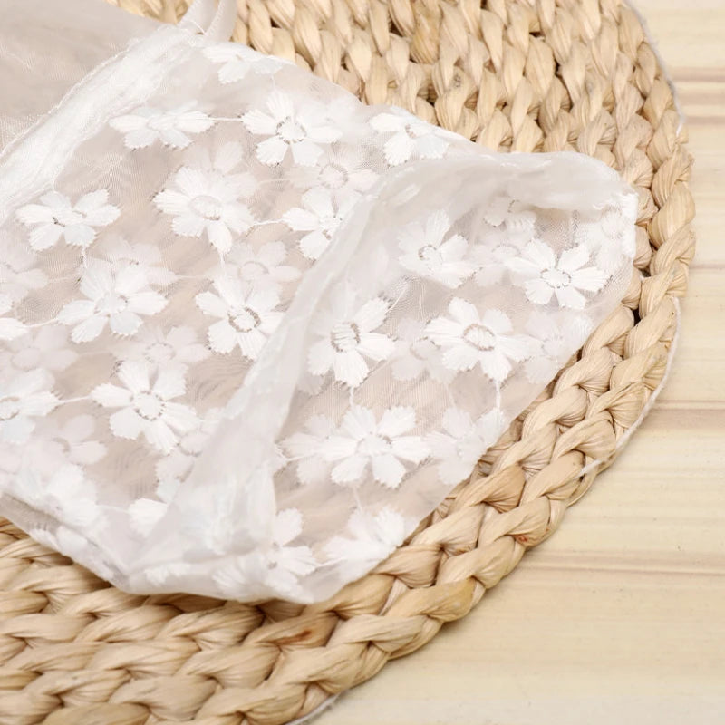 1pcs White Hole Lace Gift Candy Small Bag Wedding Creative Drawstring Souvenir Bags for Guests Jewelry Ornaments Storage Box - www.sixcolors.us